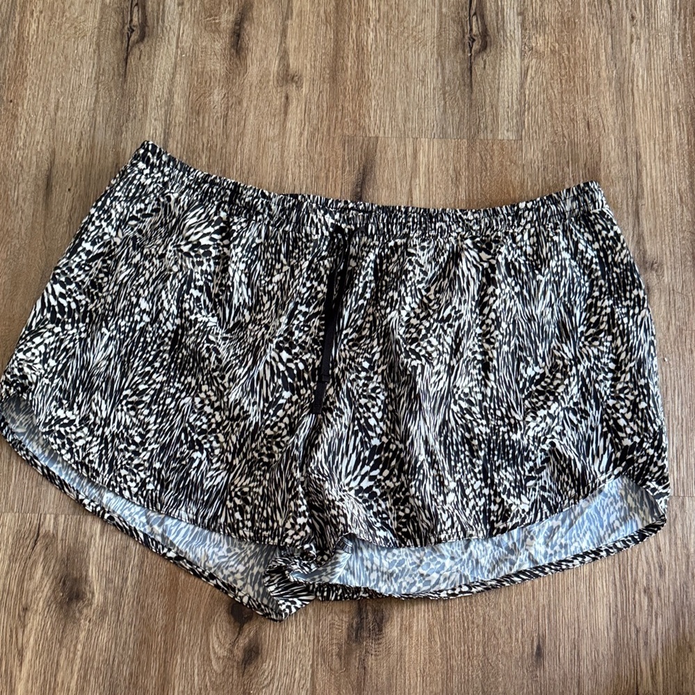 Old Navy Black and White Active Shorts